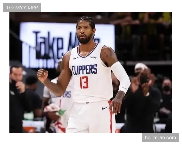 乔治无球跑动效率提升，拉开空间改变快船进攻结构